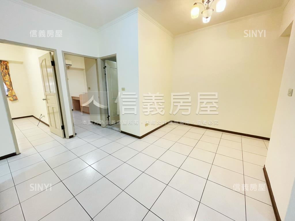 建國芳鄰三面採光電梯３房房屋室內格局與周邊環境