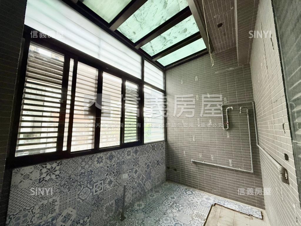 典藏華威藏玉氣勢磅礡大戶房屋室內格局與周邊環境