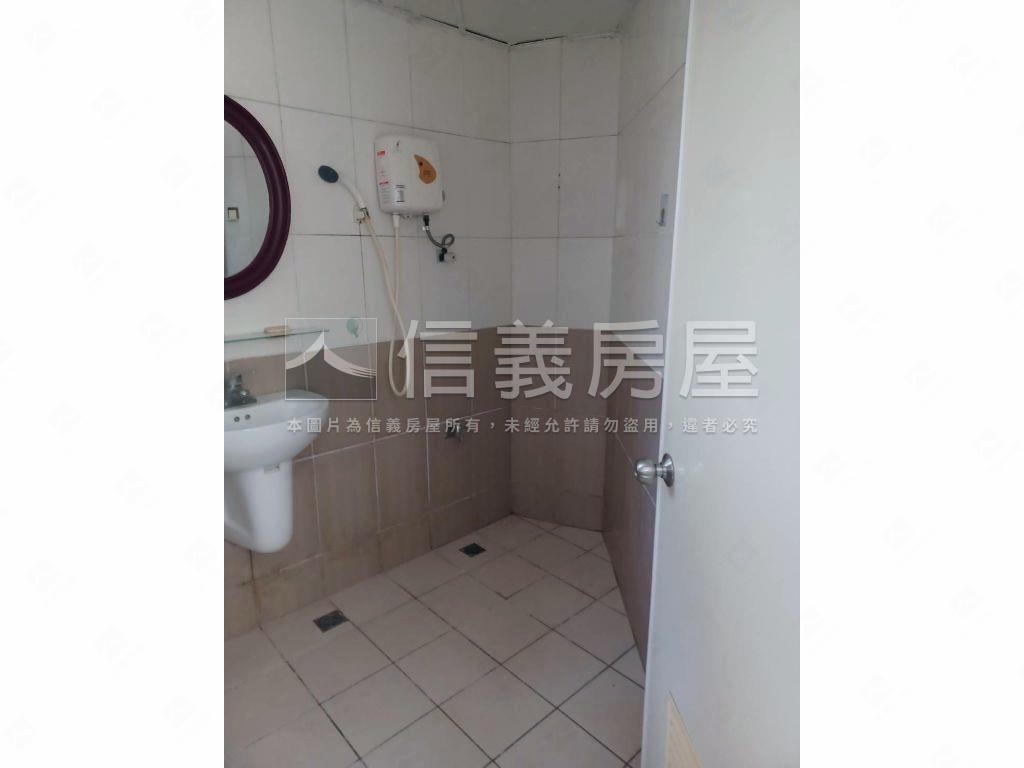 近楠梓車站收租套房透天房屋室內格局與周邊環境