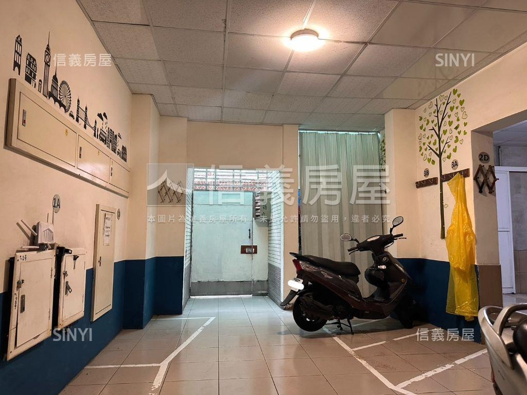 近楠梓車站收租套房透天房屋室內格局與周邊環境