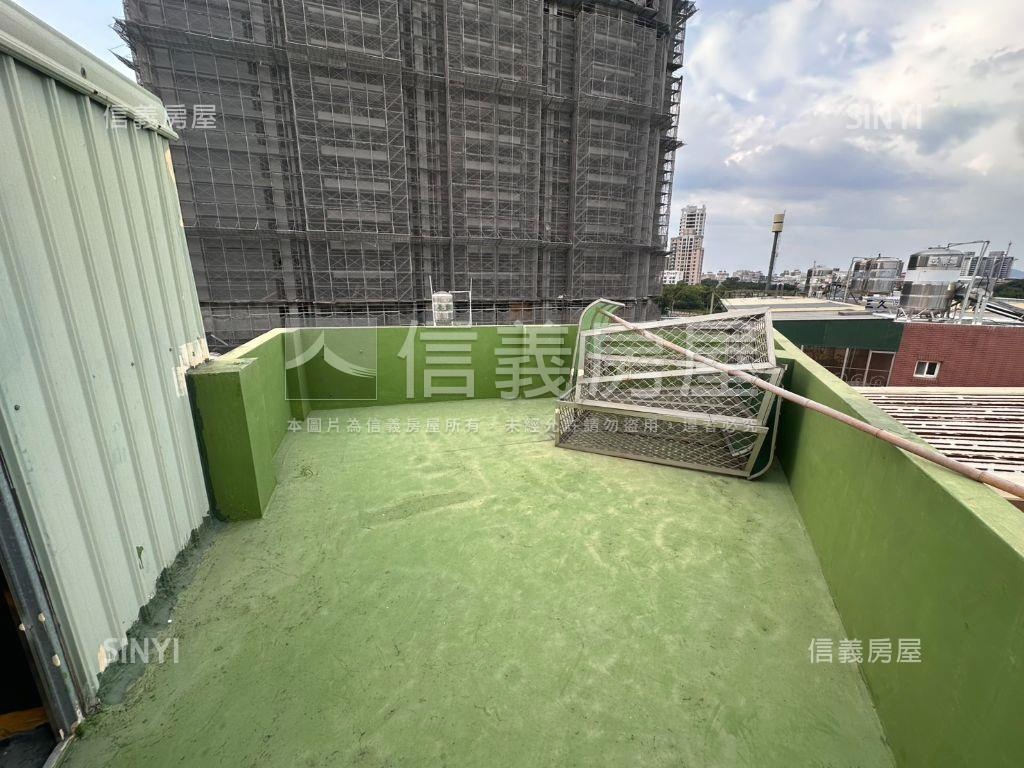 近楠梓車站收租套房透天房屋室內格局與周邊環境