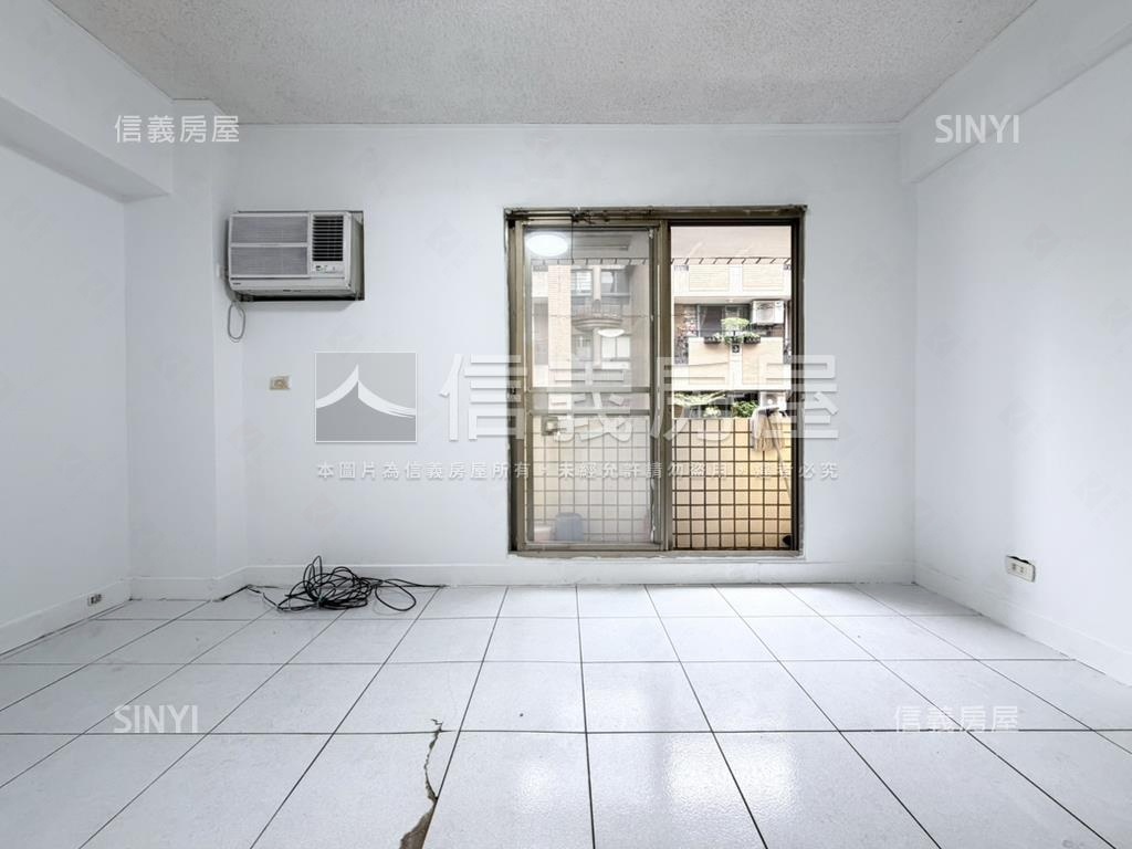 近捷運南屯站｜陽台套房房屋室內格局與周邊環境