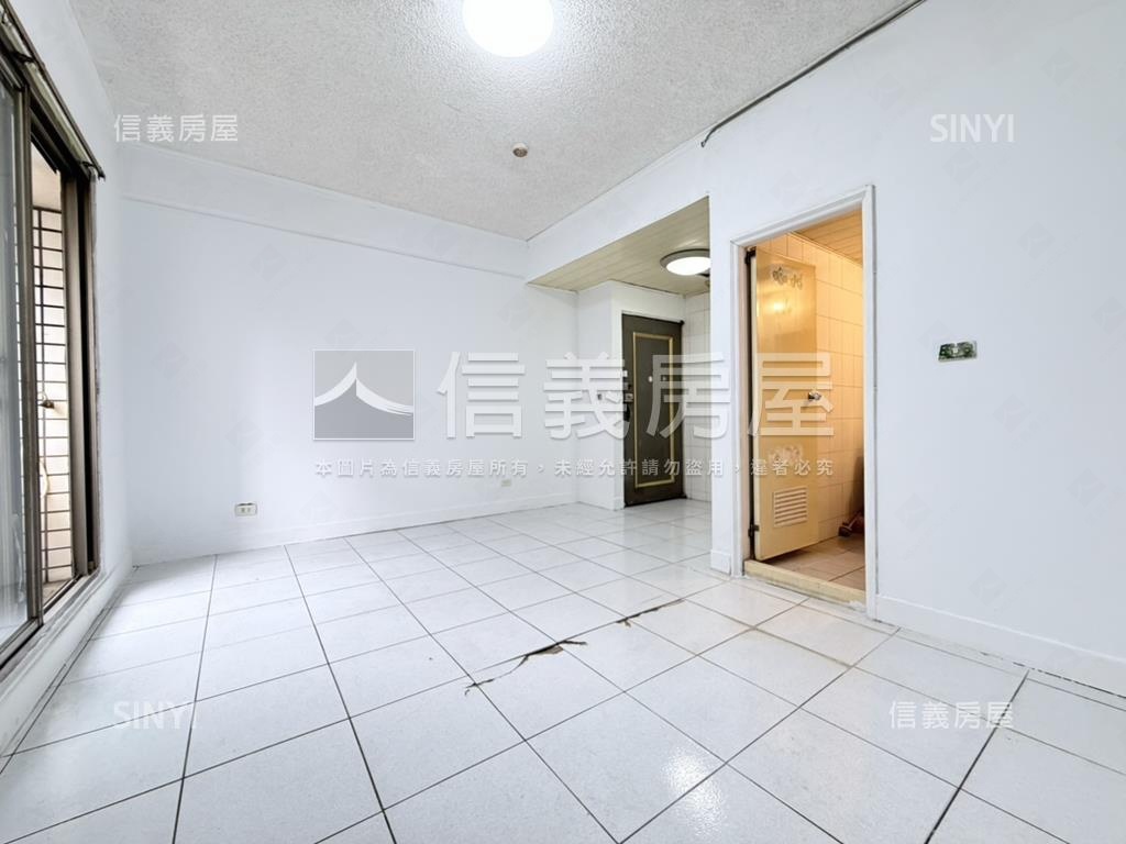 近捷運南屯站｜陽台套房房屋室內格局與周邊環境