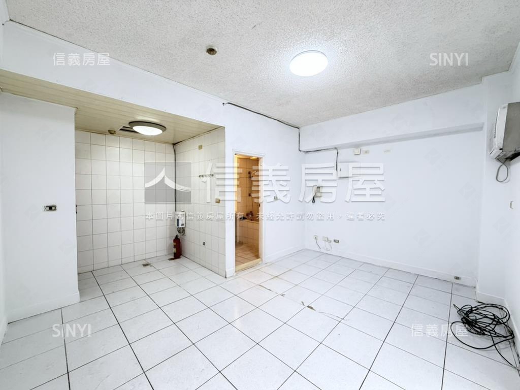 近捷運南屯站｜陽台套房房屋室內格局與周邊環境