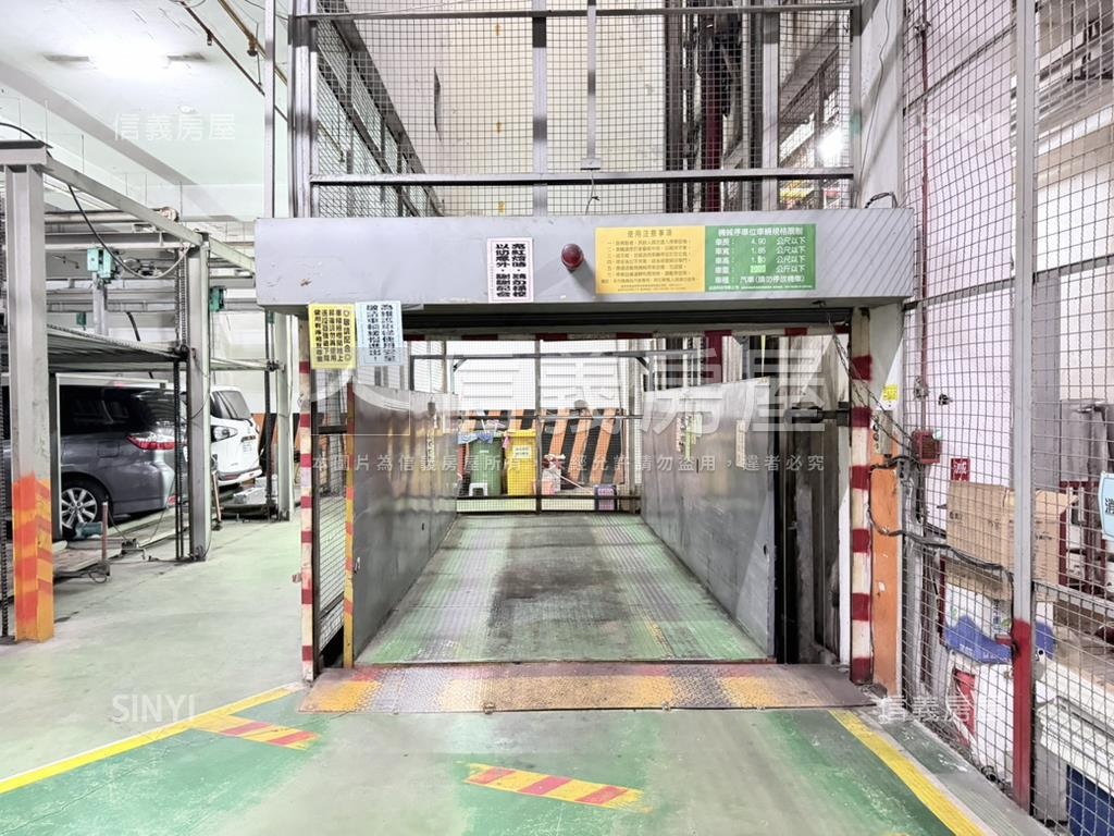 近捷運南屯站｜陽台套房房屋室內格局與周邊環境