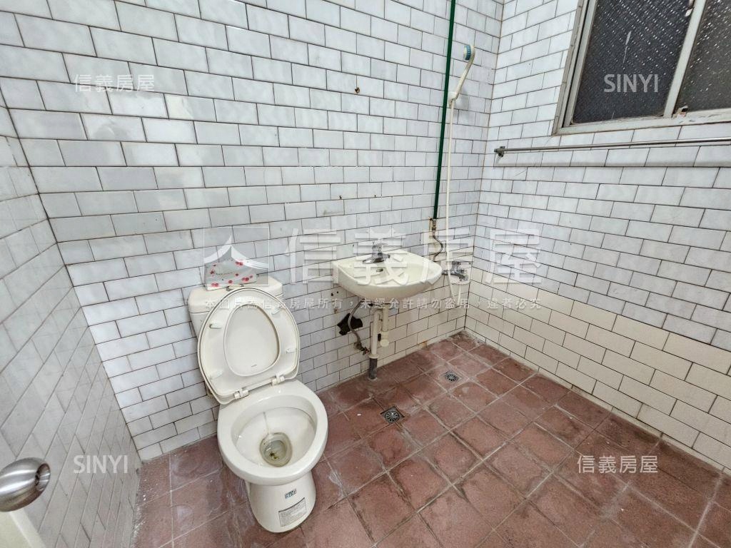 近市場夜市民權路公寓房屋室內格局與周邊環境