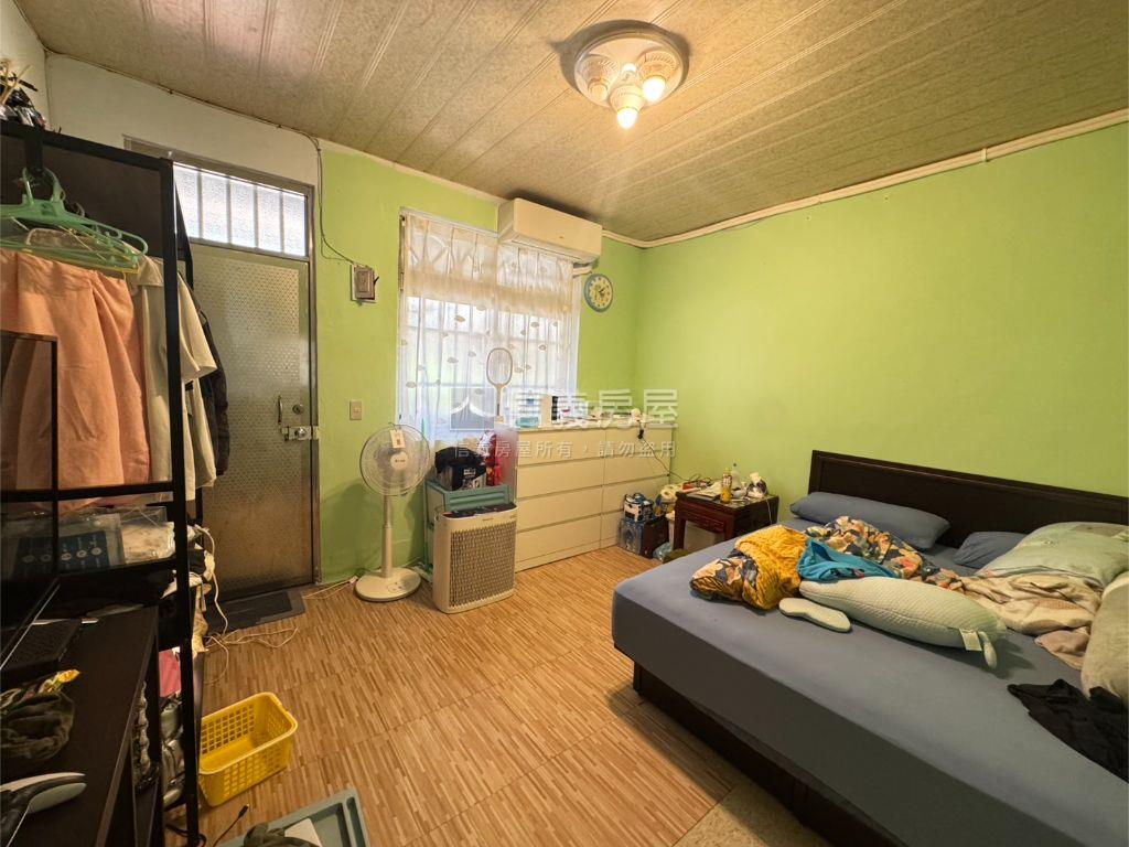 低總價新莊路透天房屋室內格局與周邊環境