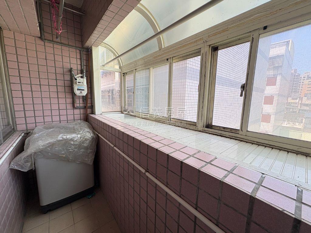 近桃園夜市樓中樓子母車位房屋室內格局與周邊環境