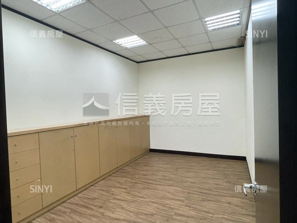 阿姆斯壯邊間採光廠辦房屋室內格局與周邊環境