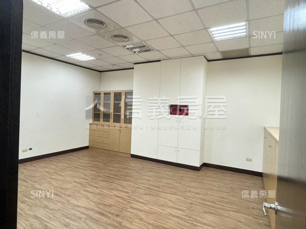 阿姆斯壯邊間採光廠辦房屋室內格局與周邊環境