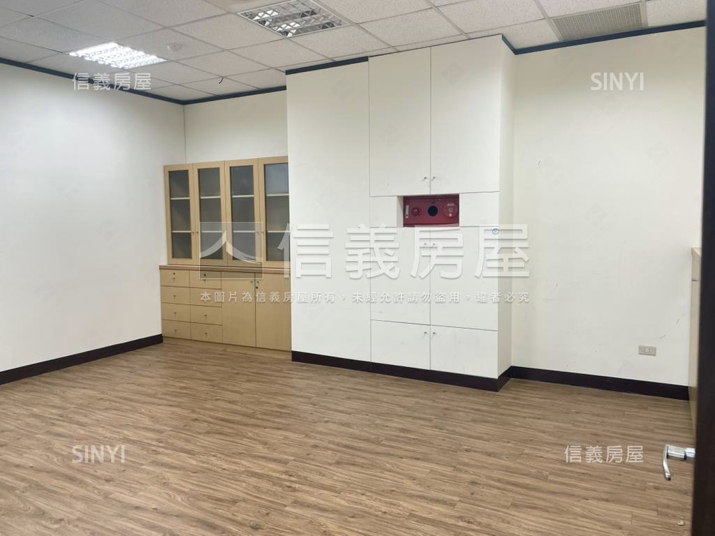 阿姆斯壯邊間採光廠辦房屋室內格局與周邊環境