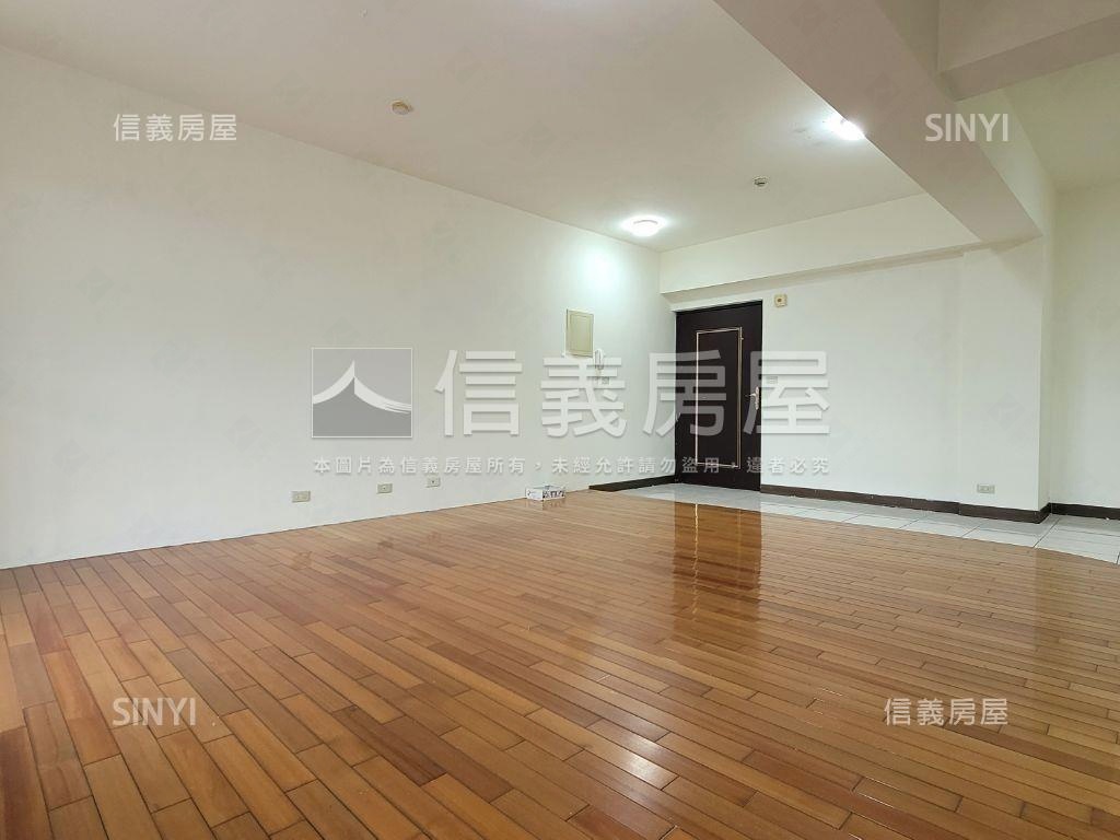 北城庭園樓中樓房屋室內格局與周邊環境