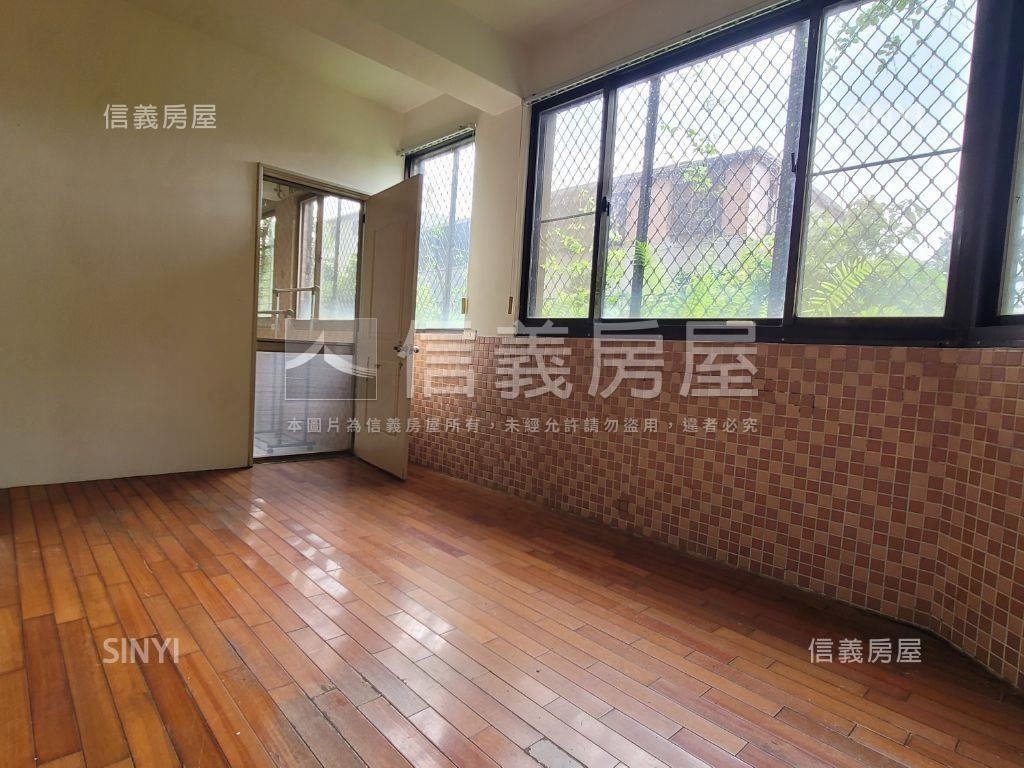 北城庭園樓中樓房屋室內格局與周邊環境