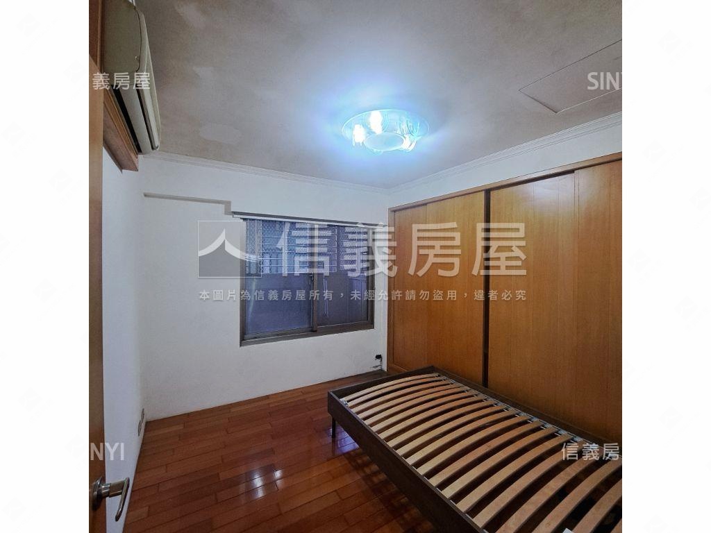 電梯兩房近中山國小捷運房屋室內格局與周邊環境