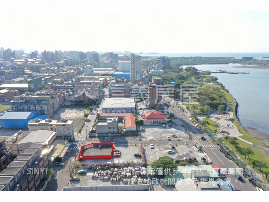 八里方正臨路角地房屋室內格局與周邊環境