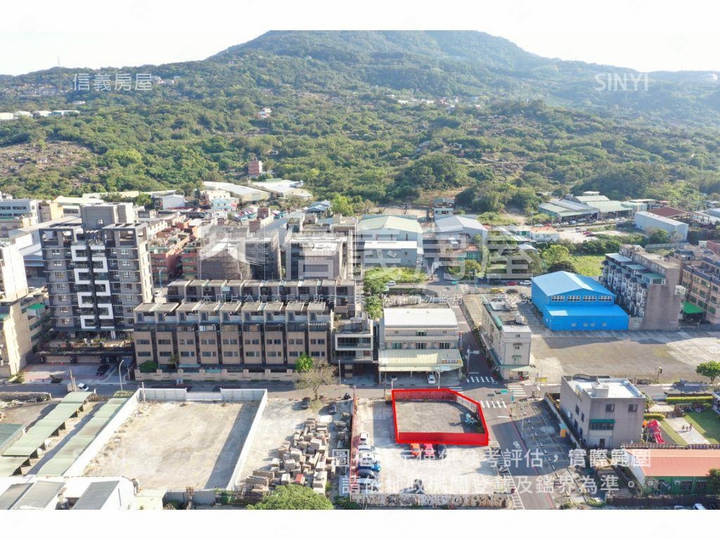 八里方正臨路角地房屋室內格局與周邊環境
