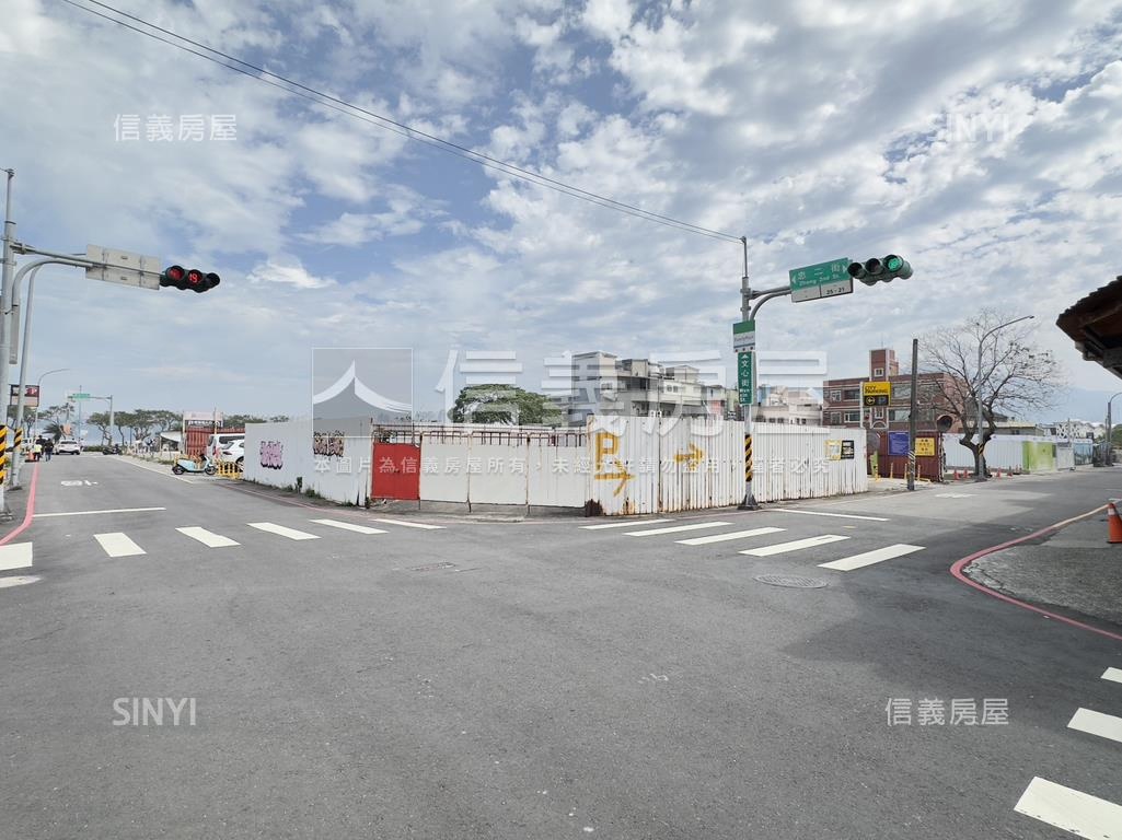 八里方正臨路角地房屋室內格局與周邊環境