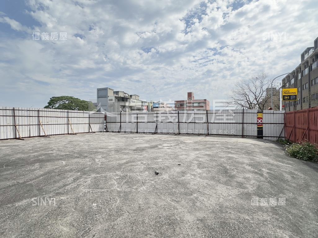 八里方正臨路角地房屋室內格局與周邊環境