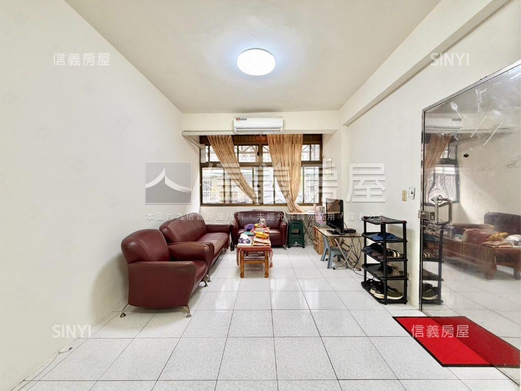 近區公所捷運方正美２樓房屋室內格局與周邊環境