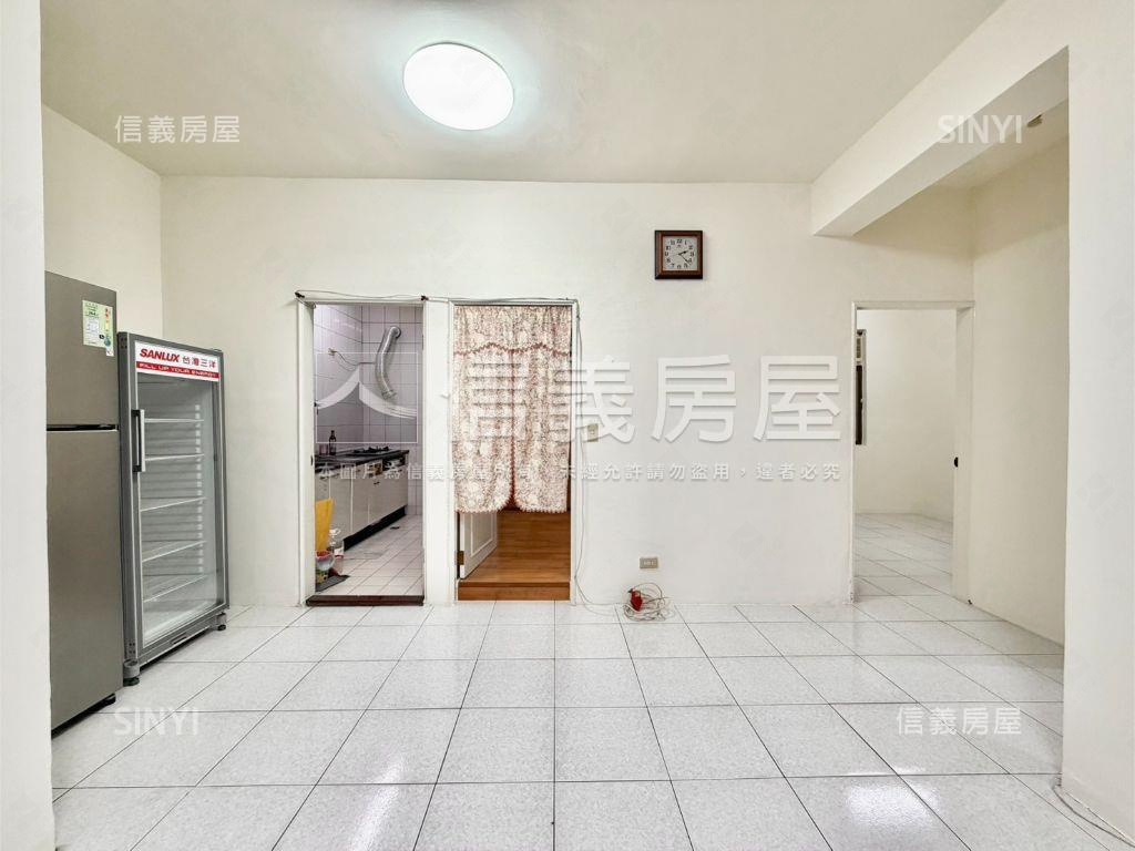 近區公所捷運方正美２樓房屋室內格局與周邊環境