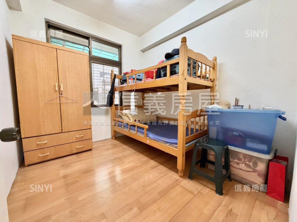 近區公所捷運方正美２樓房屋室內格局與周邊環境