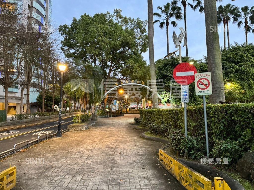 近區公所捷運方正美２樓房屋室內格局與周邊環境