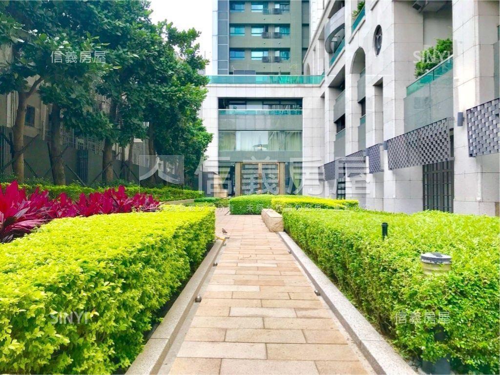 新巨蛋Ｂ６大車位房屋室內格局與周邊環境