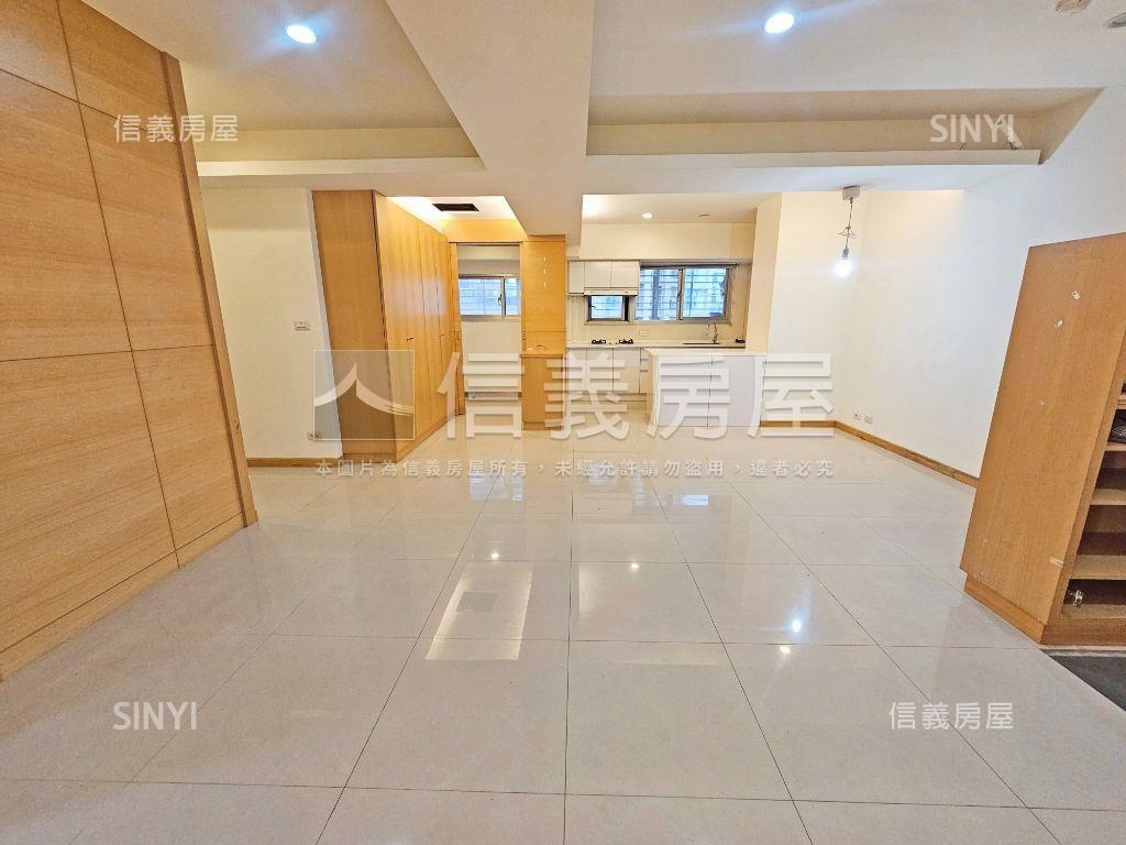 頂溪站景觀大樓附車位房屋室內格局與周邊環境