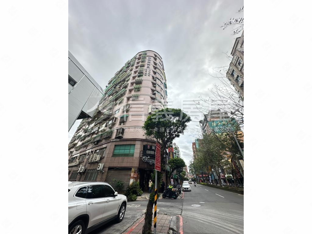 頂溪站景觀大樓附車位房屋室內格局與周邊環境