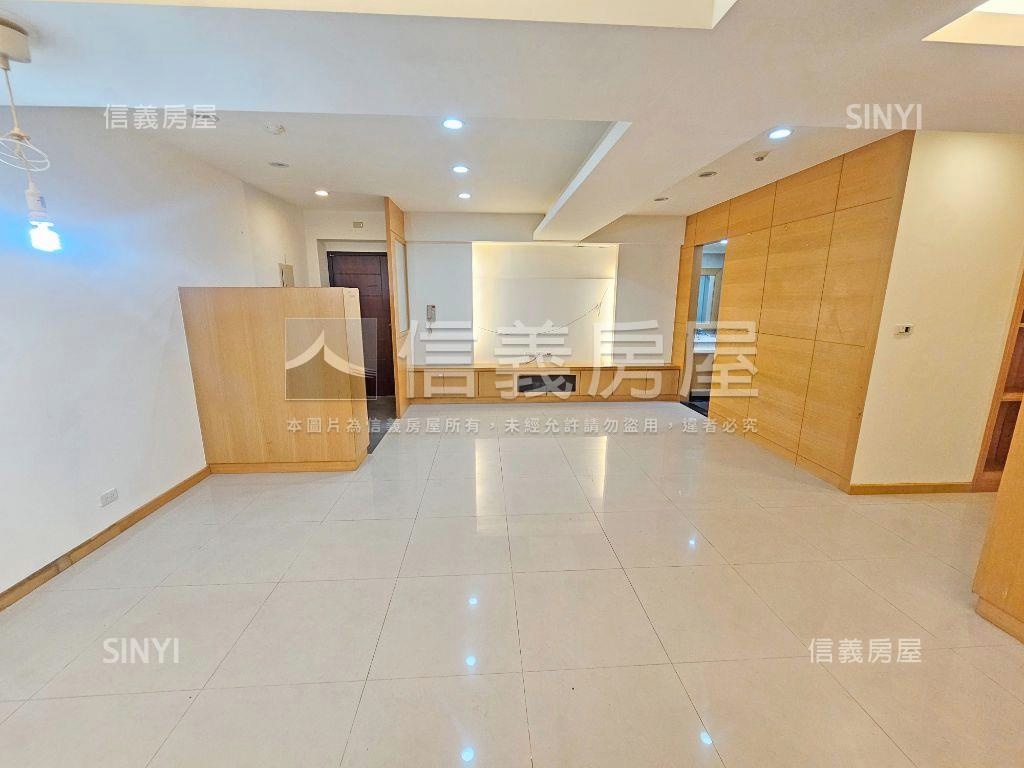 頂溪站景觀大樓附車位房屋室內格局與周邊環境