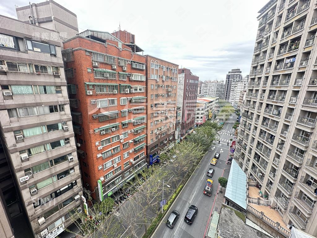 頂溪站景觀大樓附車位房屋室內格局與周邊環境