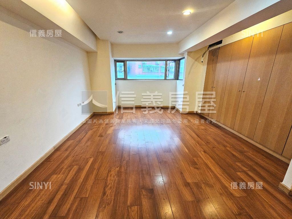 頂溪站景觀大樓附車位房屋室內格局與周邊環境