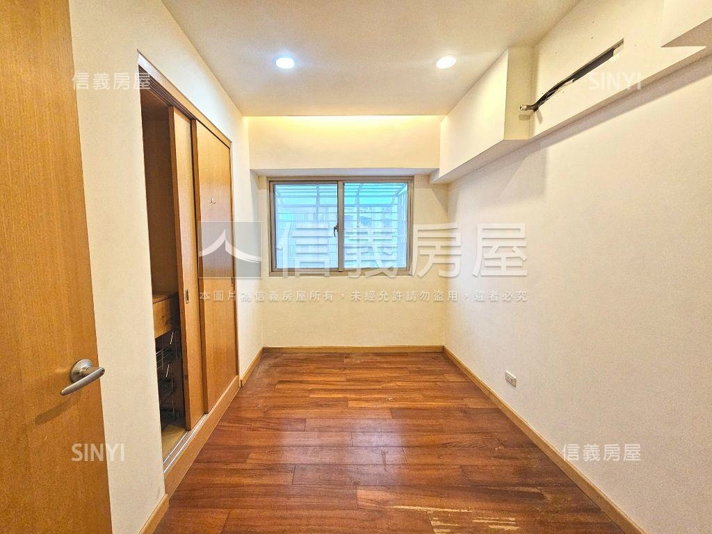 頂溪站景觀大樓附車位房屋室內格局與周邊環境