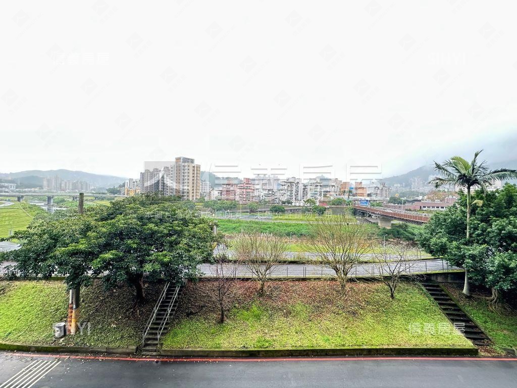 明臣河景未來捷運二房房屋室內格局與周邊環境