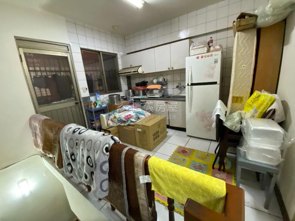 向上路黃金店面有車位房屋室內格局與周邊環境