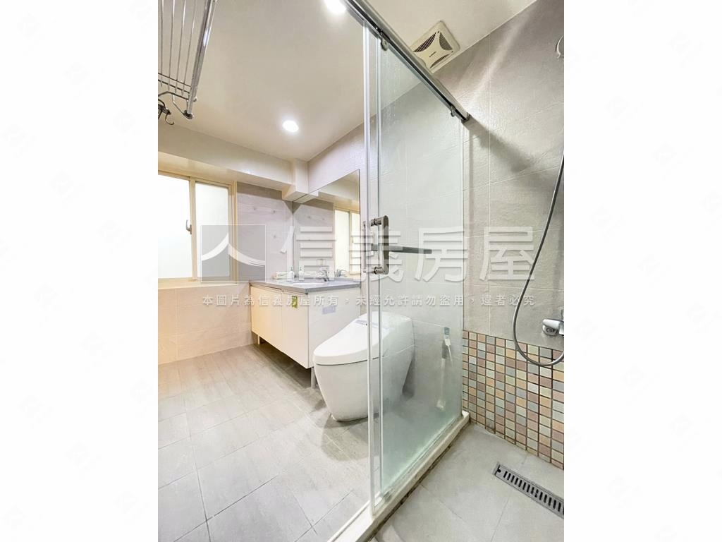 ⭐近捷運電梯３房房屋室內格局與周邊環境