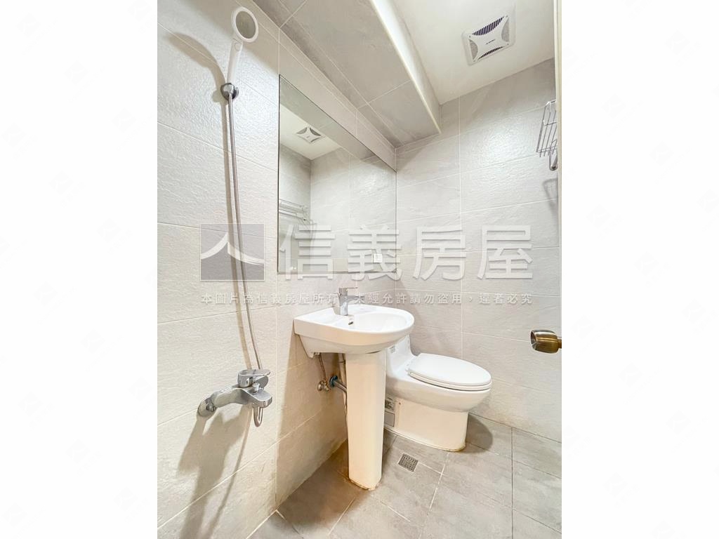 ⭐近捷運電梯３房房屋室內格局與周邊環境