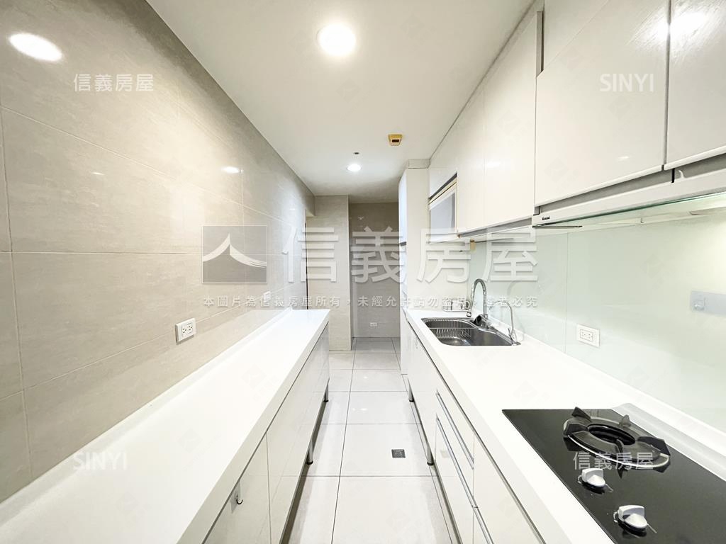 ⭐近捷運電梯３房房屋室內格局與周邊環境