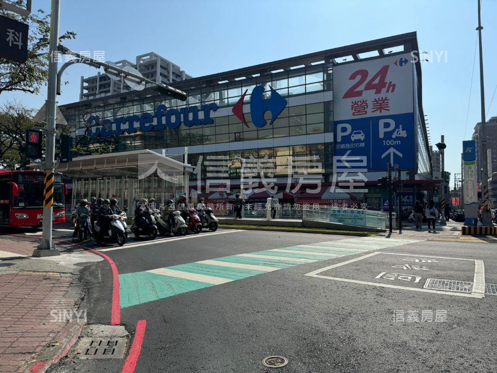 鑫天地３房平車房屋室內格局與周邊環境