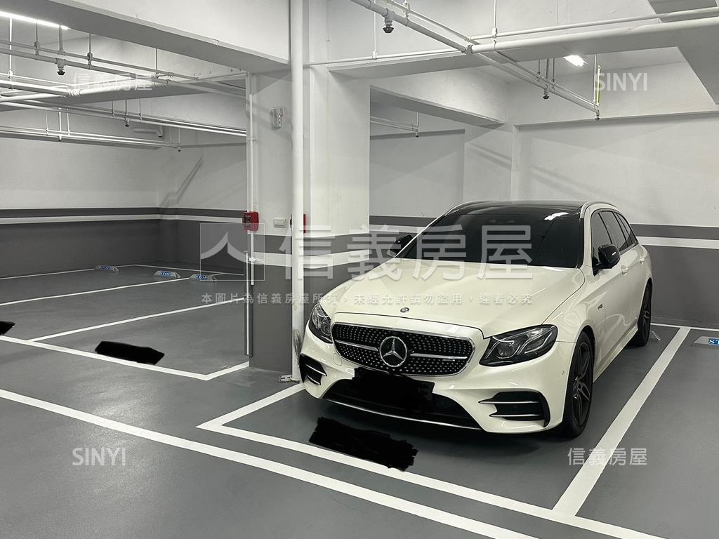 面公園中路昭揚四房雙車位房屋室內格局與周邊環境
