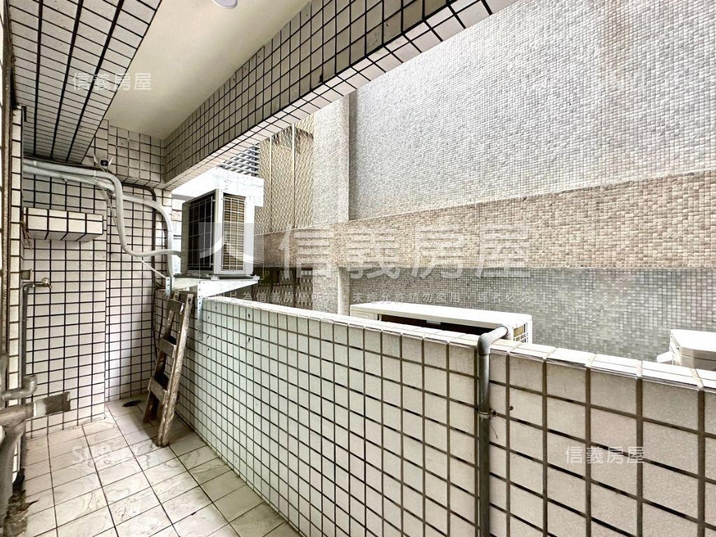 西區大坪數電梯華廈房屋室內格局與周邊環境