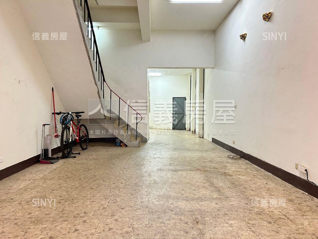 降價！！向心路臨路透天房屋室內格局與周邊環境