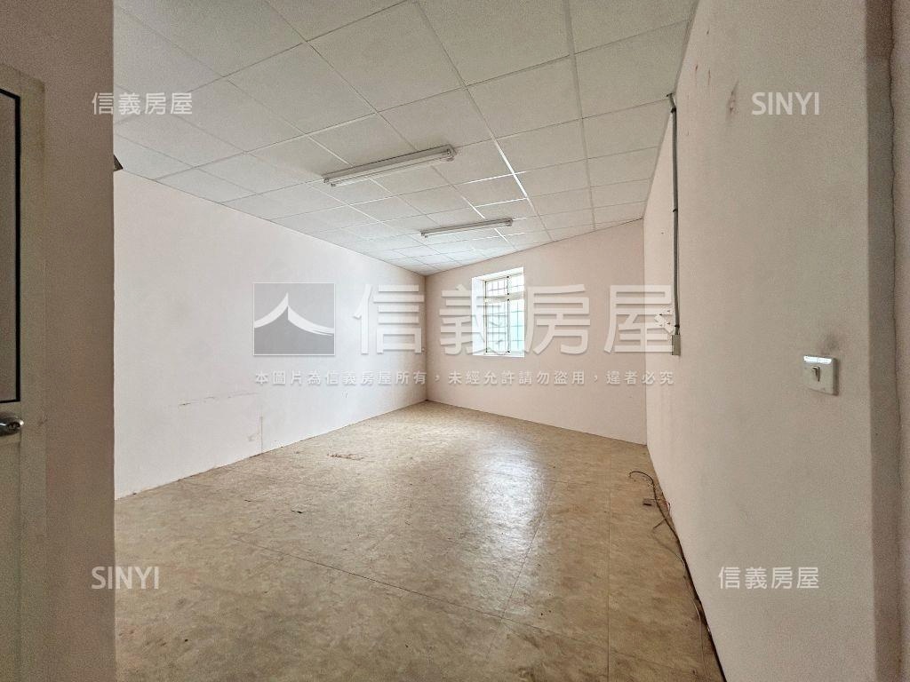 降價！！向心路臨路透天房屋室內格局與周邊環境