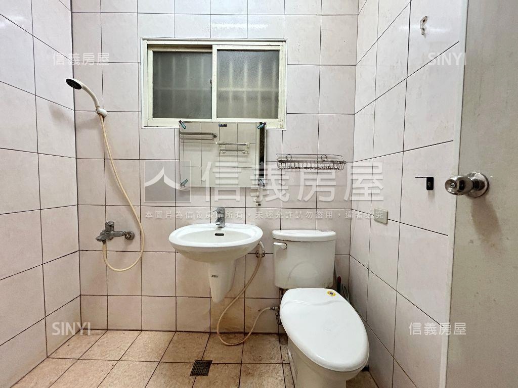降價！！向心路臨路透天房屋室內格局與周邊環境