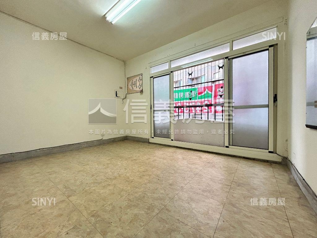 降價！！向心路臨路透天房屋室內格局與周邊環境