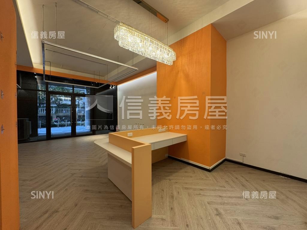 央北樂菲莊園邊間轉角店面房屋室內格局與周邊環境
