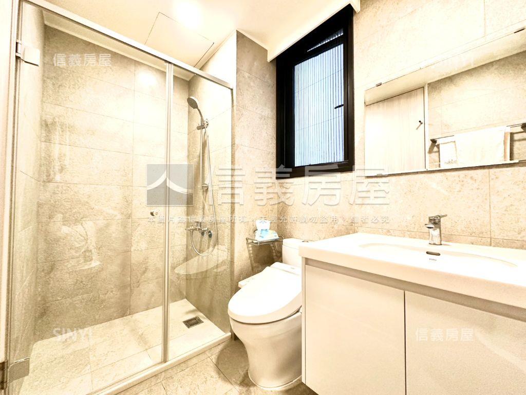 浩瀚ＭＶＰ高樓層三房平車房屋室內格局與周邊環境