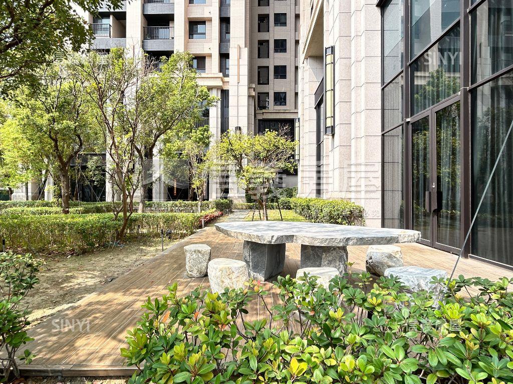 浩瀚ＭＶＰ高樓層三房平車房屋室內格局與周邊環境