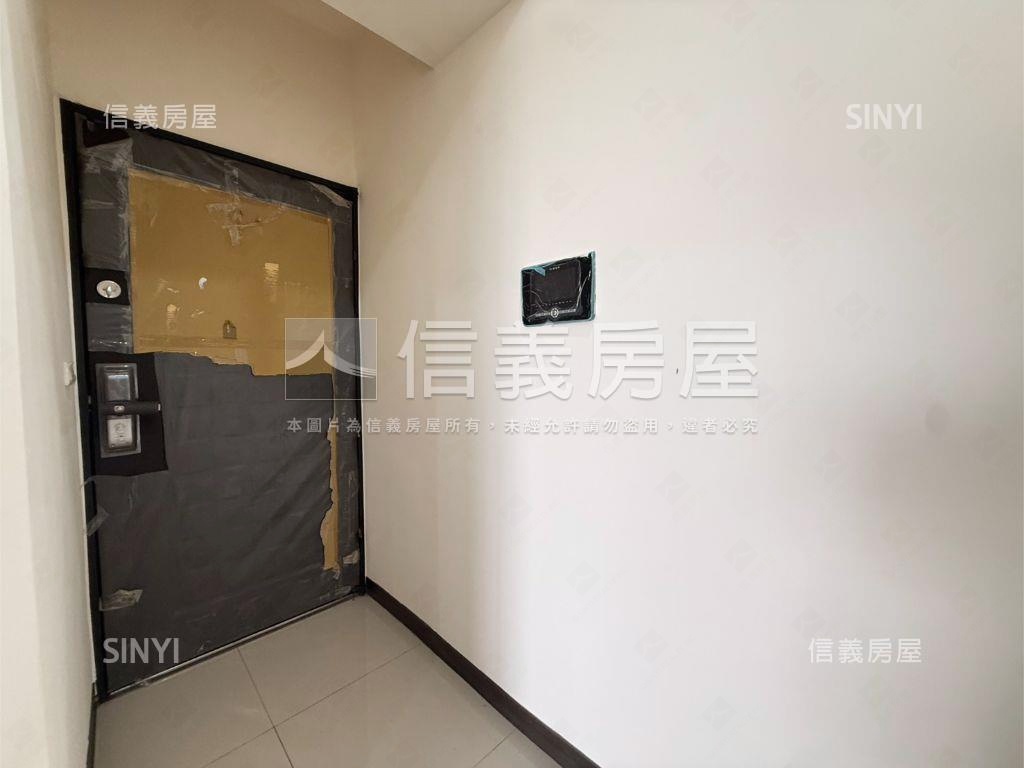 次頂樓的理想兩房車位居所房屋室內格局與周邊環境