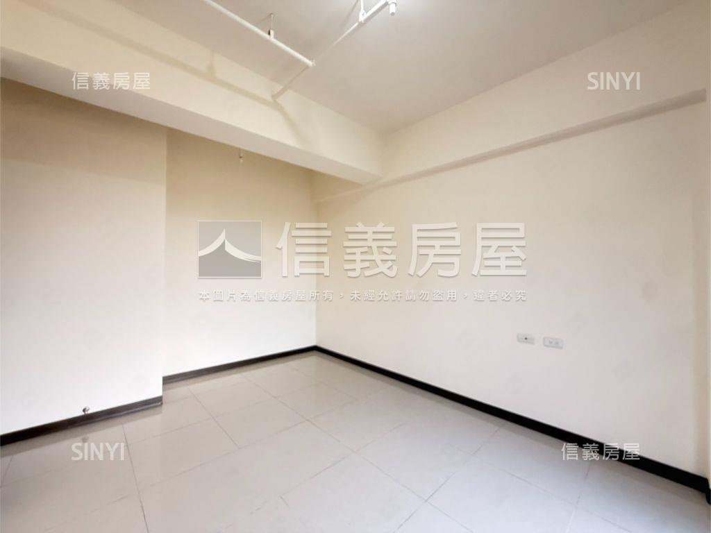 次頂樓的理想兩房車位居所房屋室內格局與周邊環境